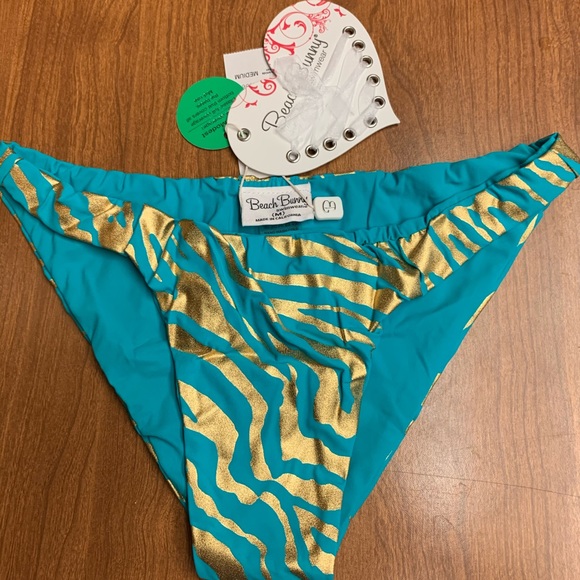 Beach Bunny Bikini. - Picture 6 of 7